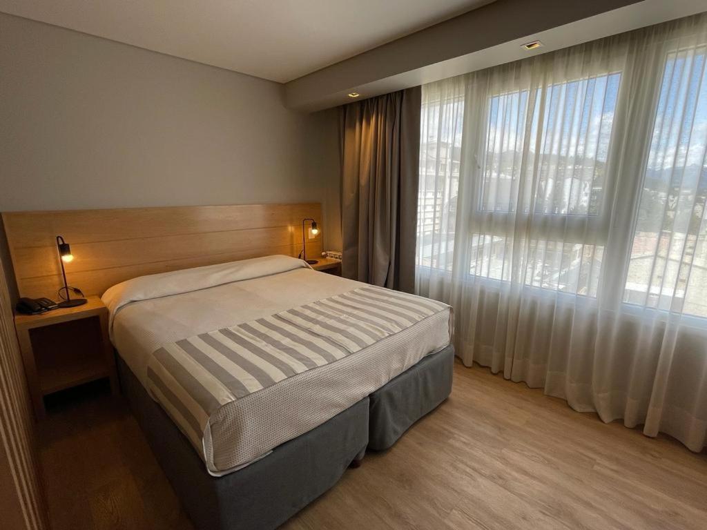 Hotel Ayres Del Nahuel San Carlos de Bariloche Bagian luar foto